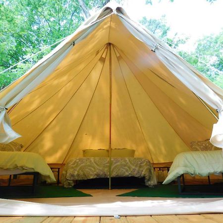 Отель Glampin' In Style-Брокен-Боу Экстерьер фото