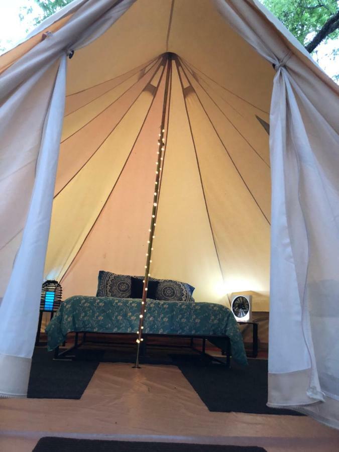 Отель Glampin' In Style-Брокен-Боу Экстерьер фото